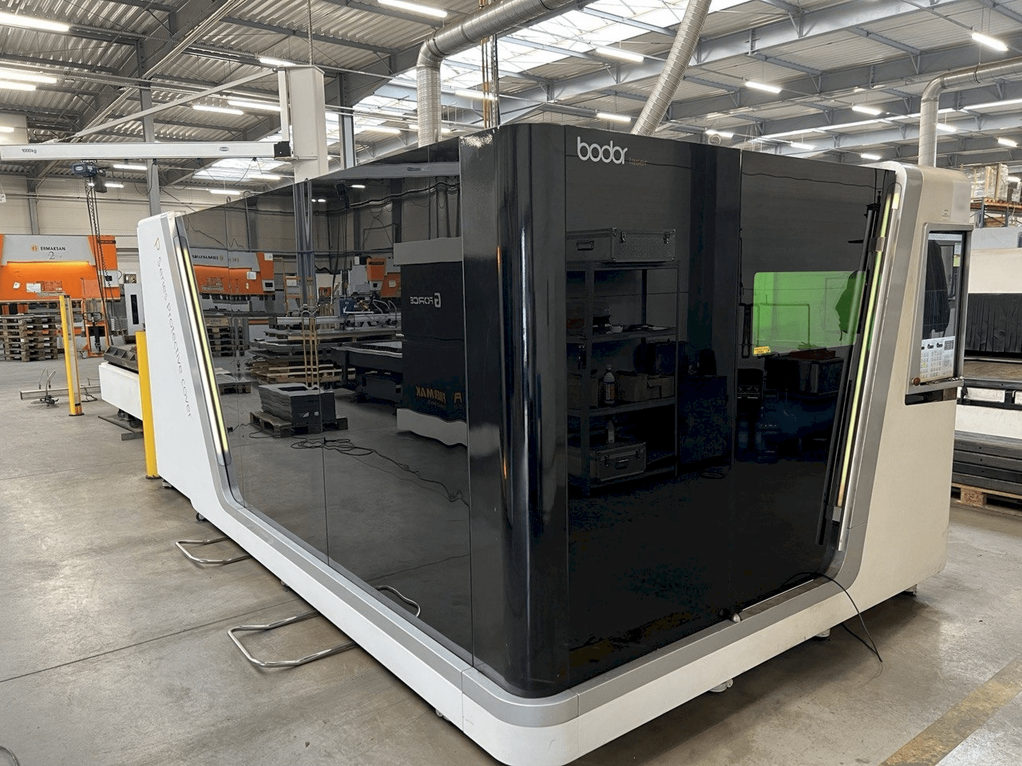 Mašīnas Bodor P3015 pretskats