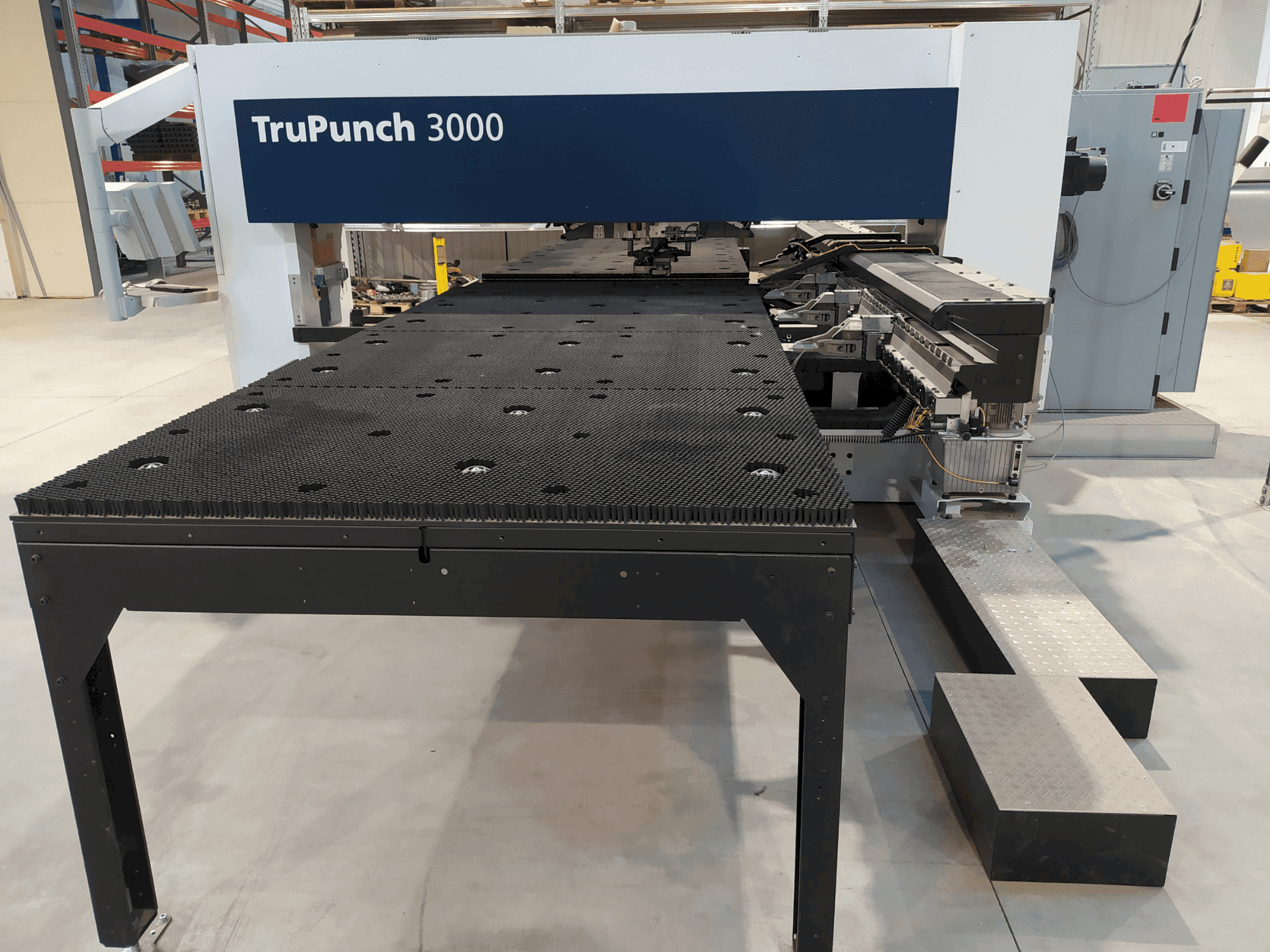 Mašīnas TRUMPF TruPunch 3000 pretskats