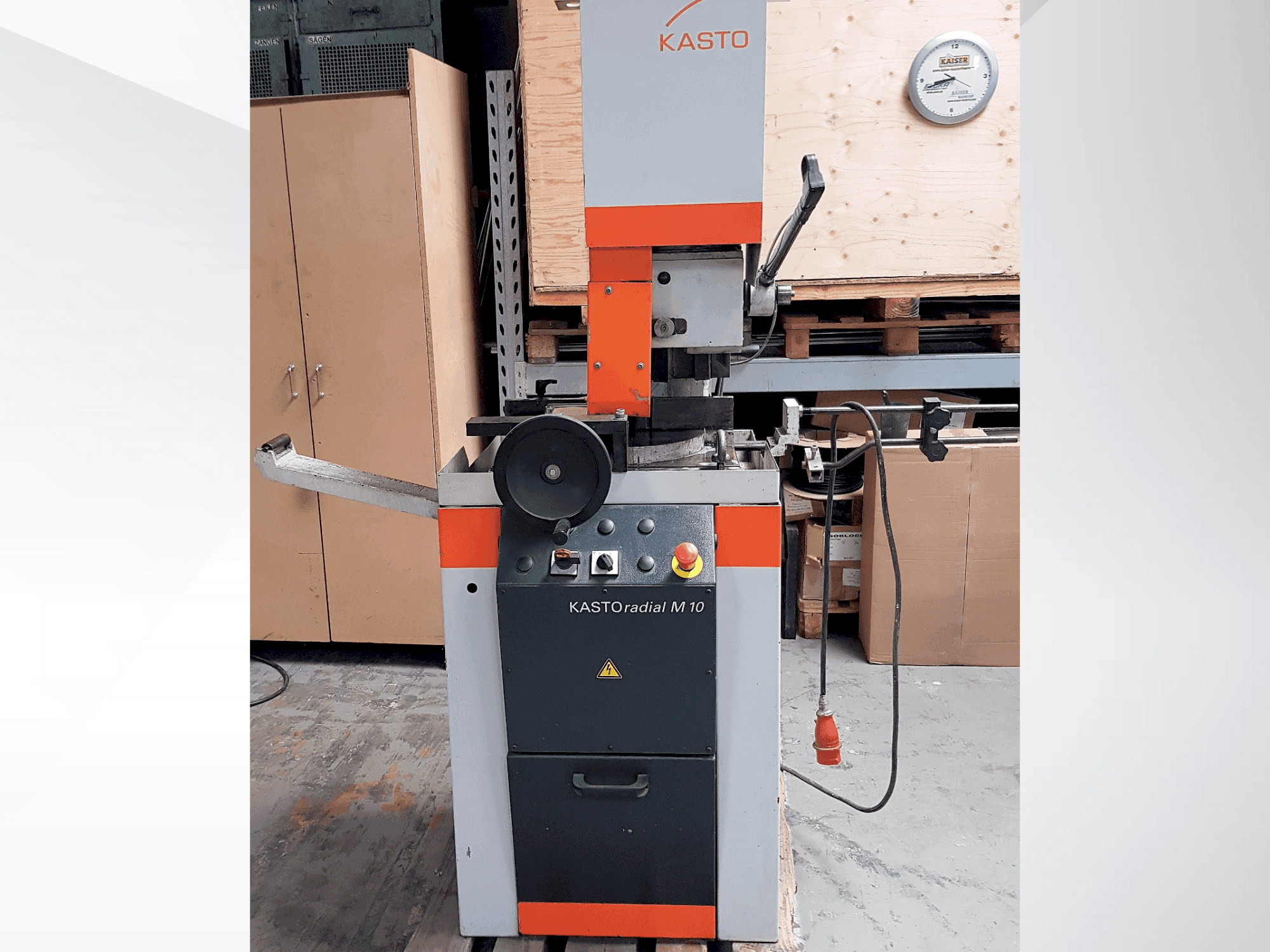 Mašīnas KASTO Radial M10 pretskats