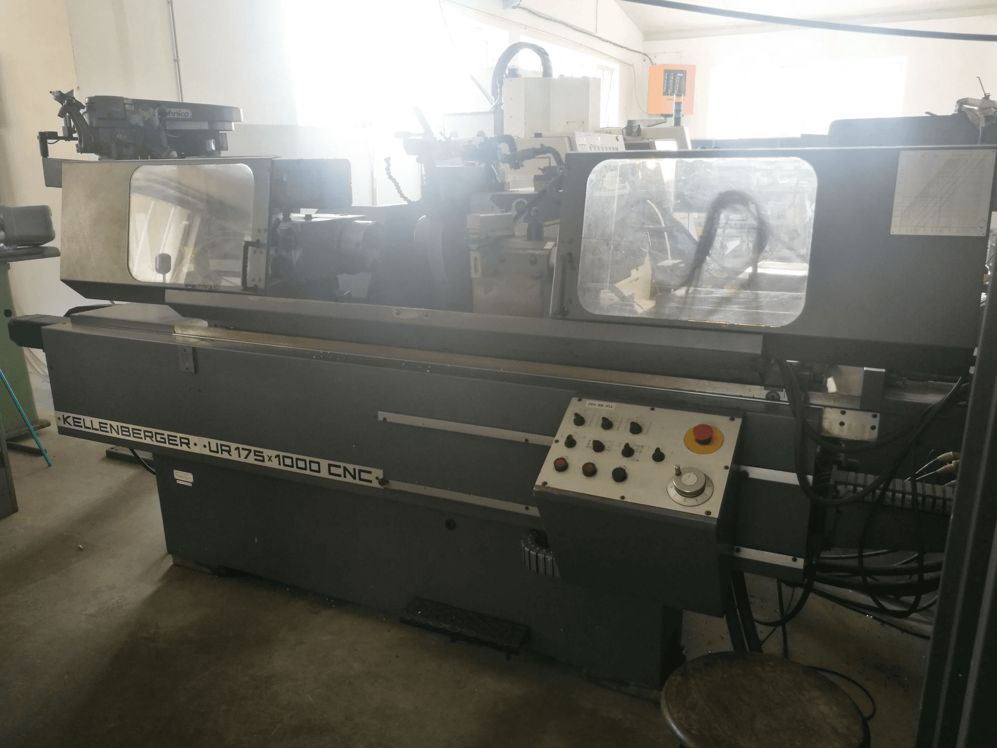 Mašīnas KELLENBERGER UR 175x1000 CNC pretskats