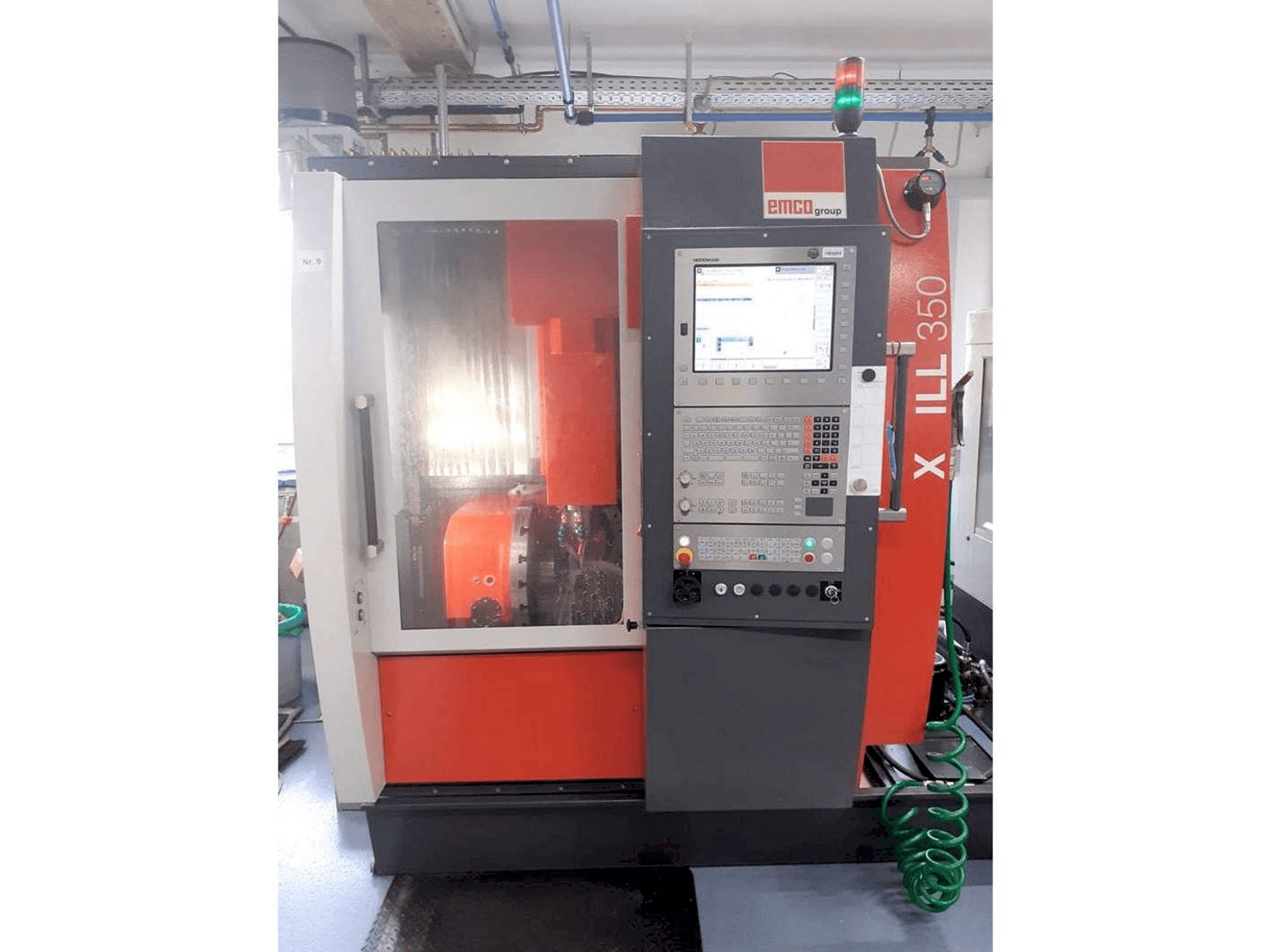 Mašīnas EMCO Maxxmill 350 pretskats