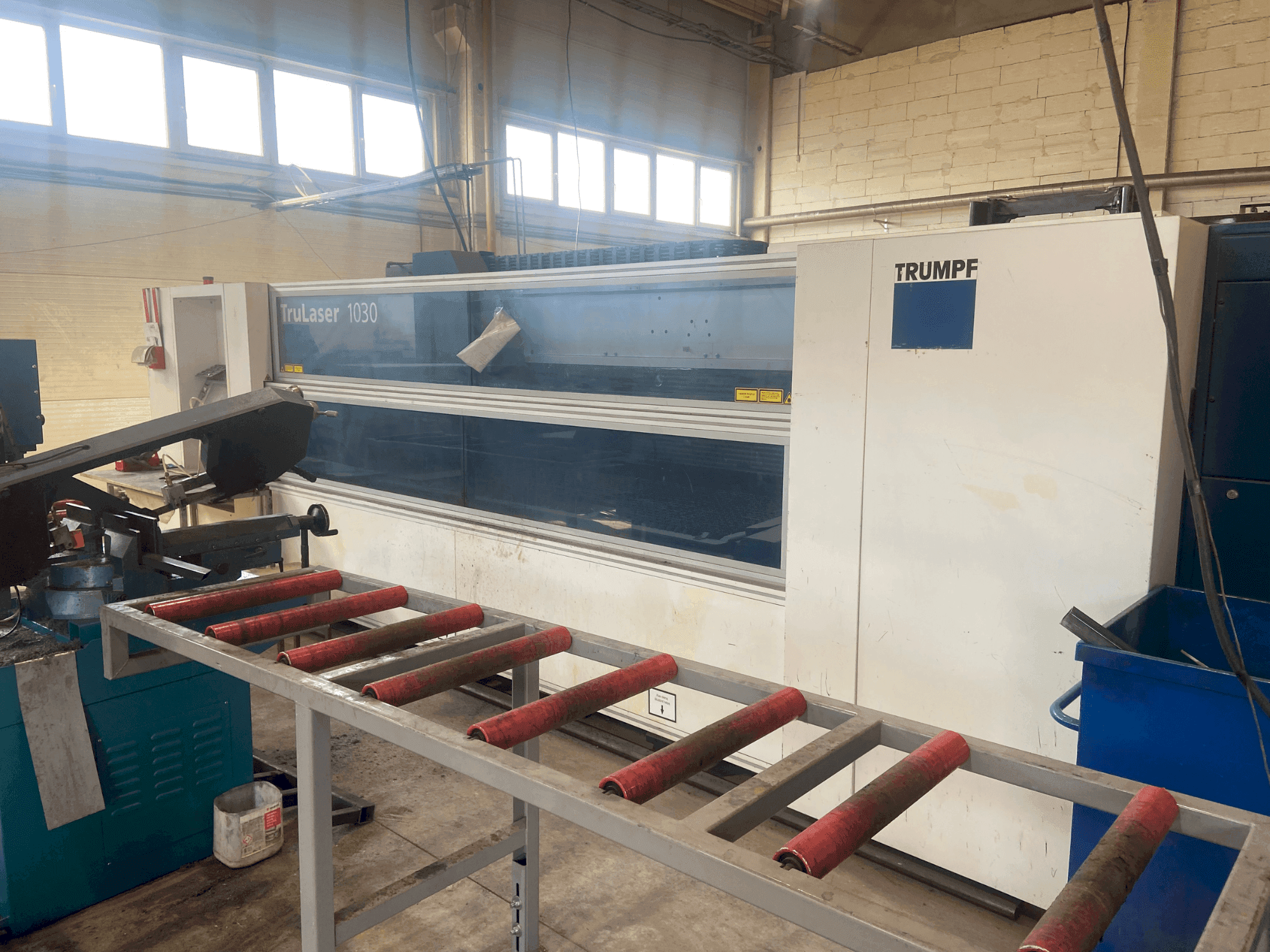 Mašīnas TRUMPF TruLaser 1030 pretskats