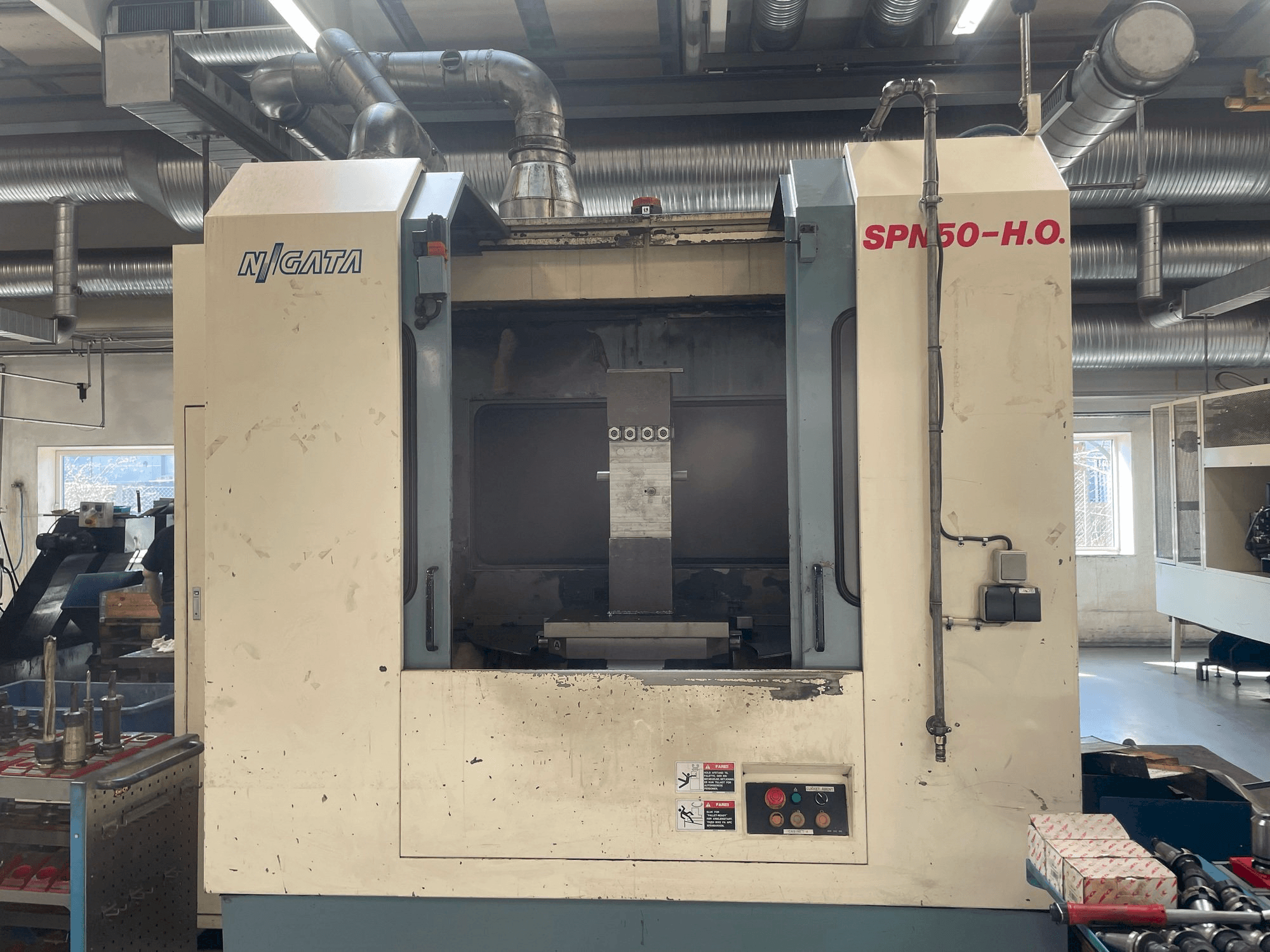Mašīnas Niigata SPN 50-HO pretskats
