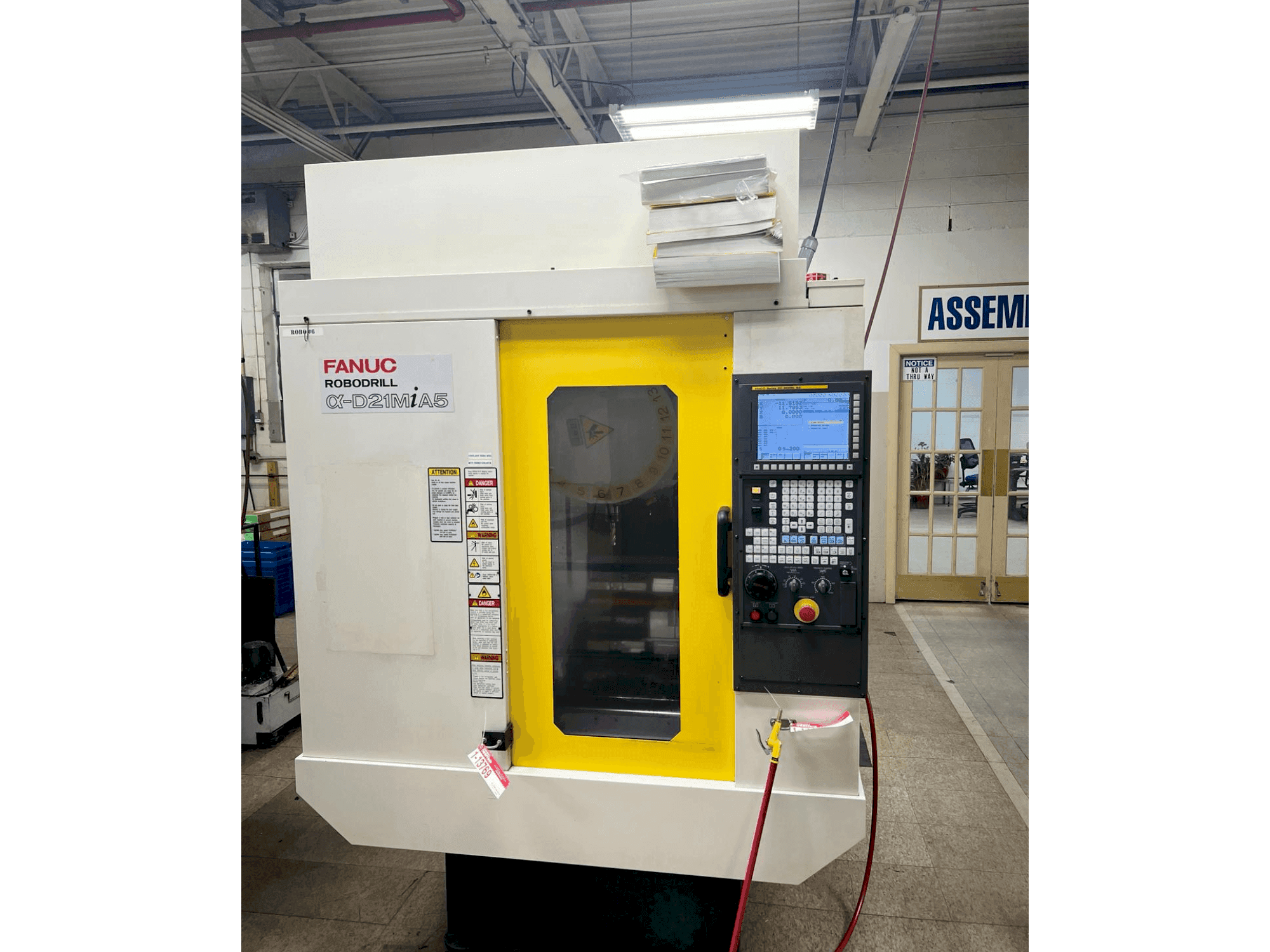 Mašīnas FANUC Robodrill D21MiA5 pretskats