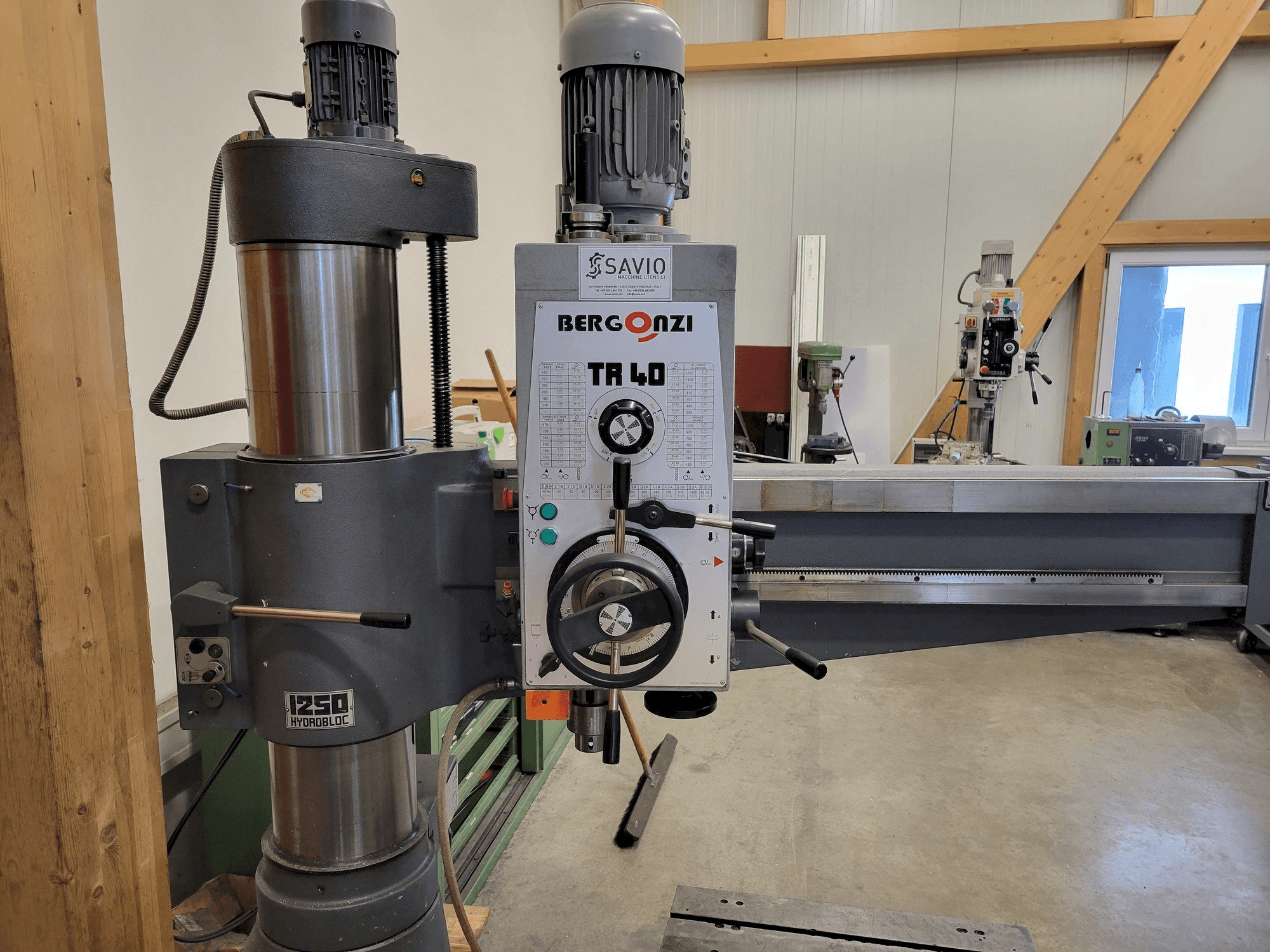 Mašīnas BERGONZI TR40/1250H pretskats