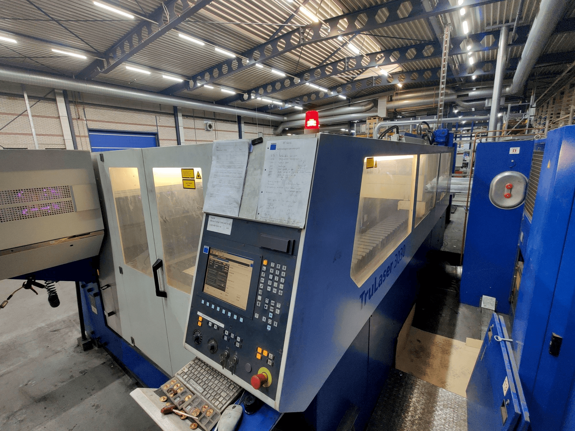 Mašīnas Trumpf TruLaser 3030 pretskats