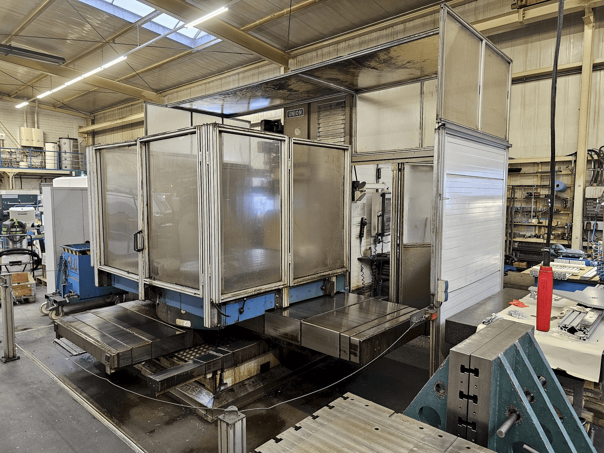 Mašīnas UNION TC 110 pretskats