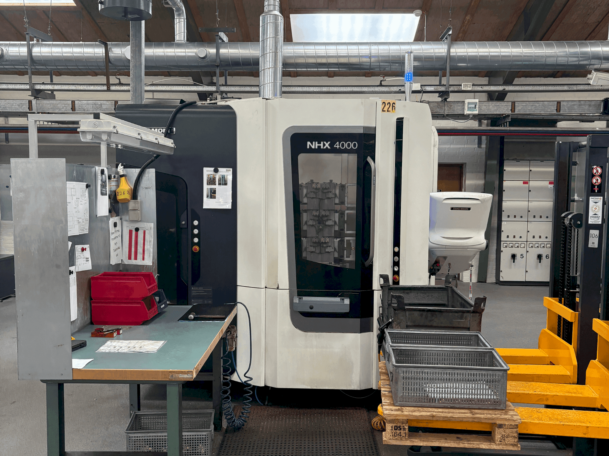 Mašīnas DMG MORI NHX 4000 skats no labās puses