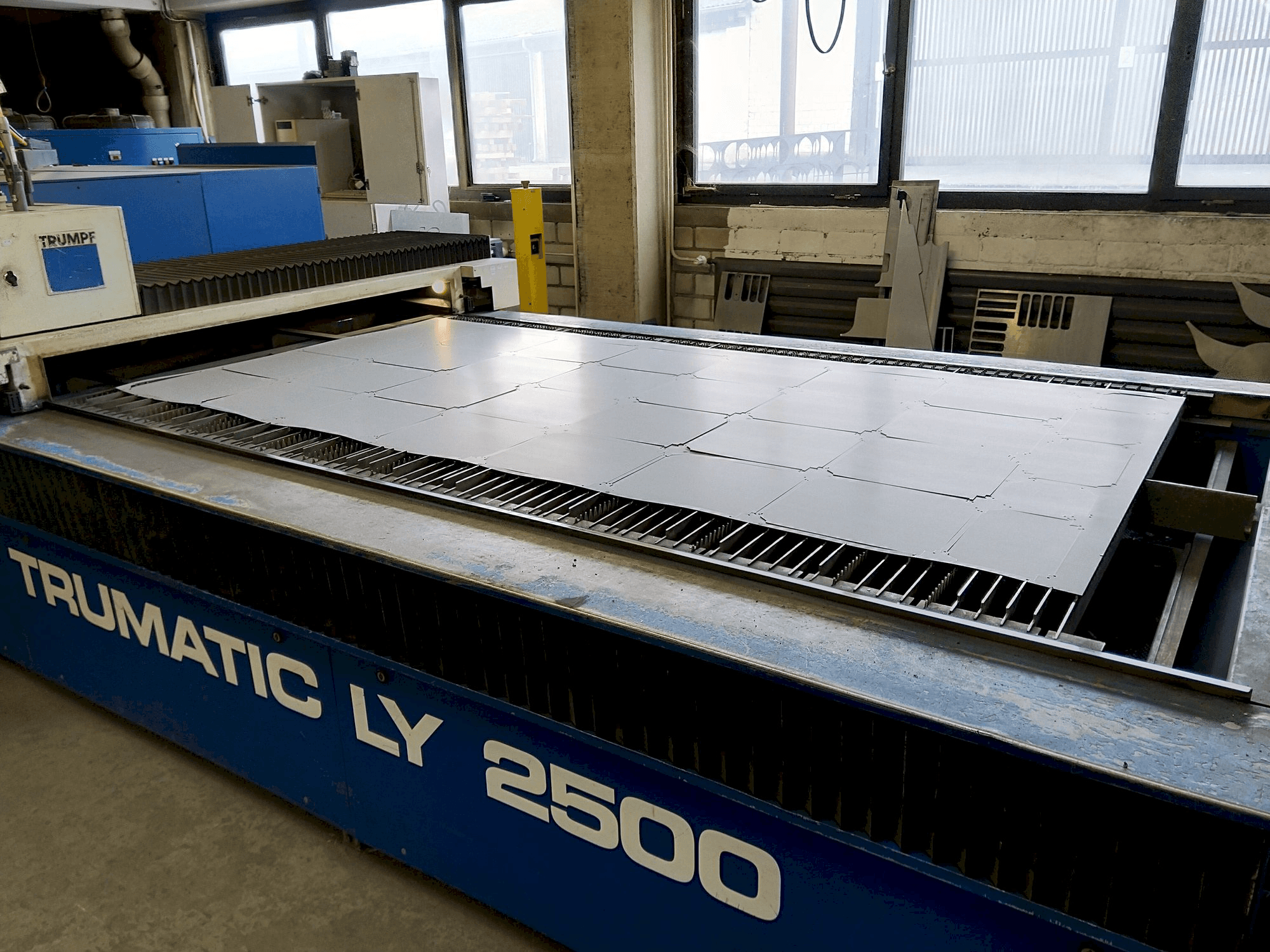 Mašīnas Trumpf Trumatic LY2500 pretskats