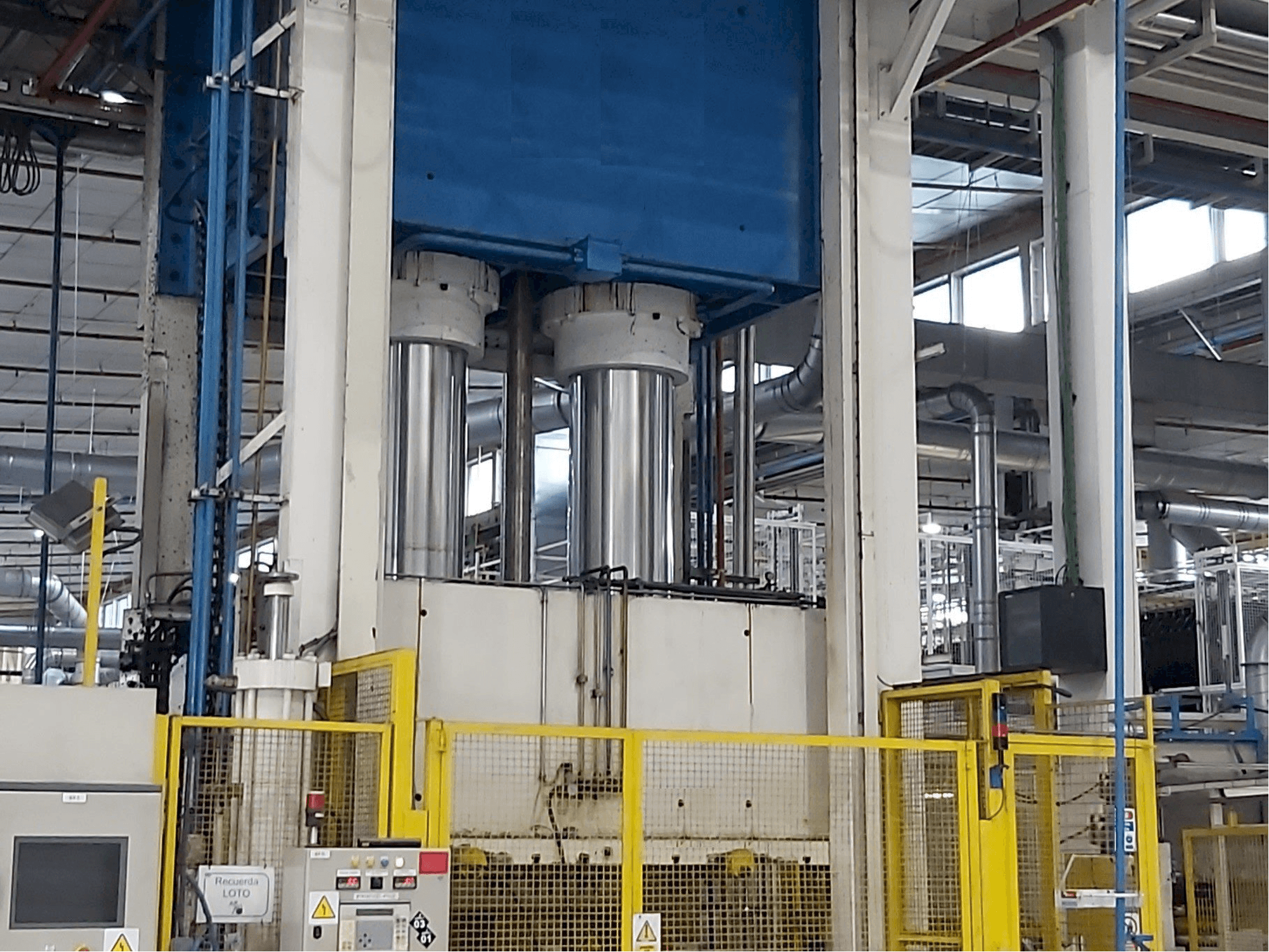 Mašīnas Pinette 1500 Ton pretskats