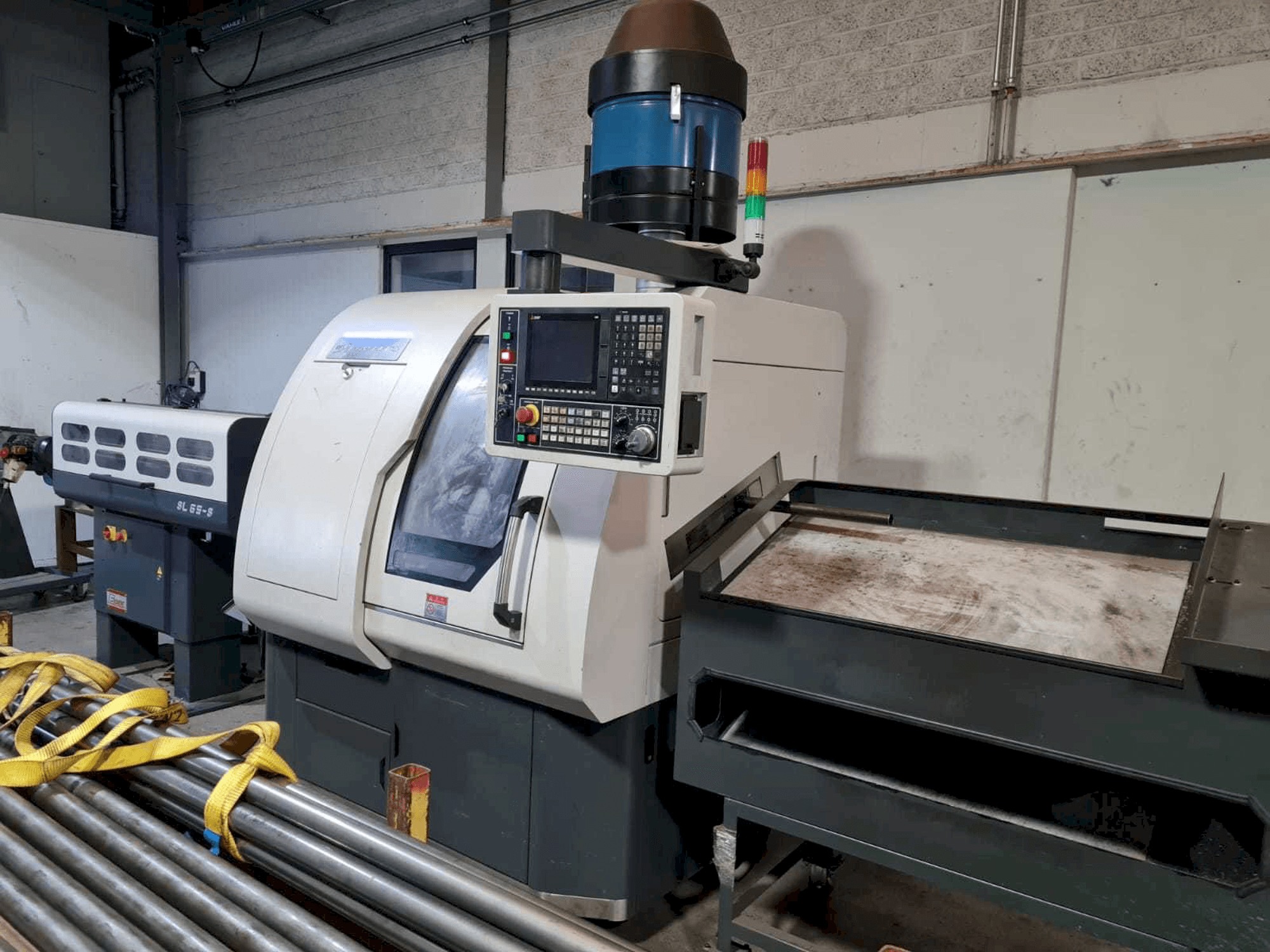 Mašīnas Ray Feng RC32 pretskats