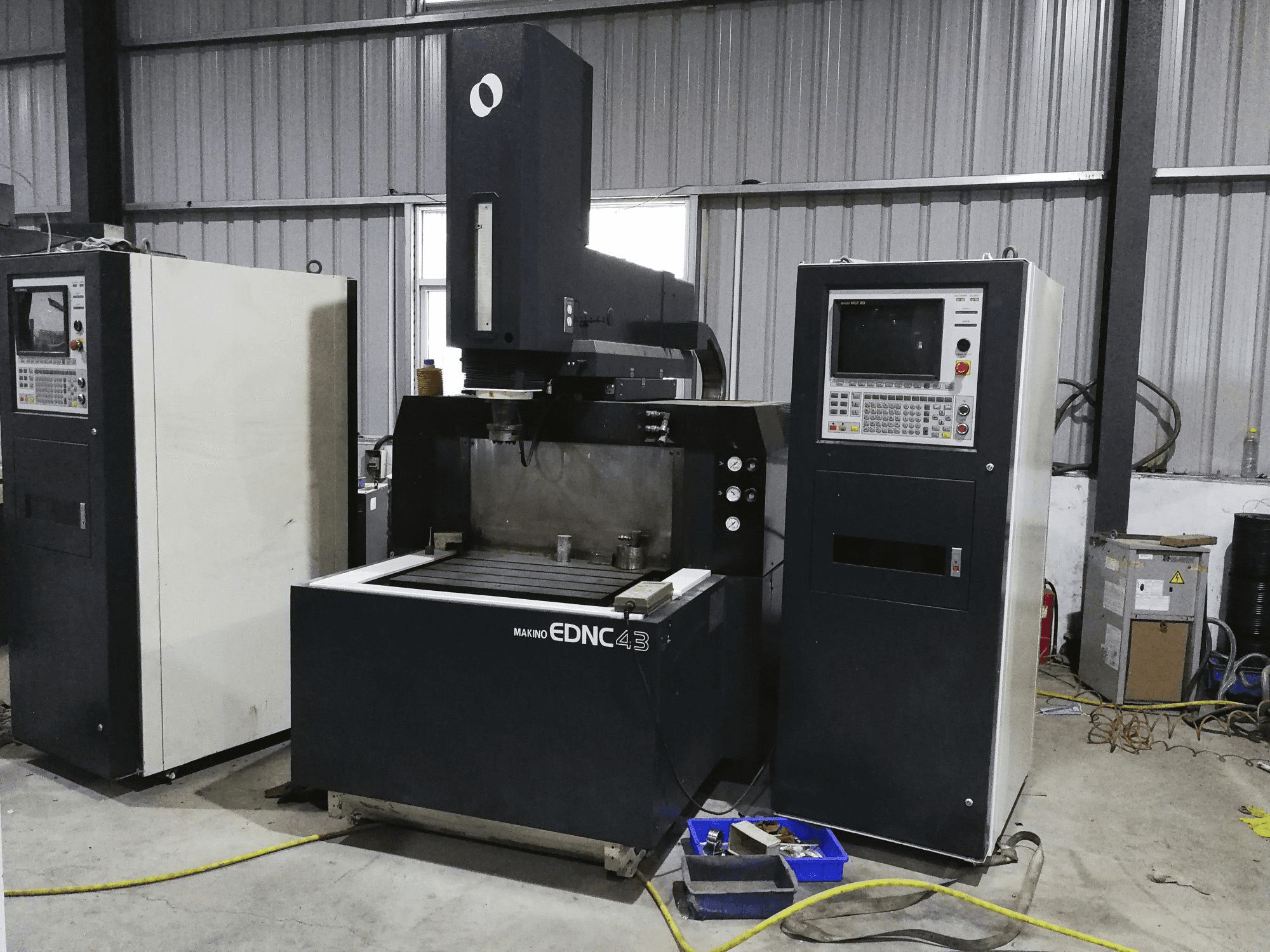 Mašīnas Makino EDNC43 pretskats