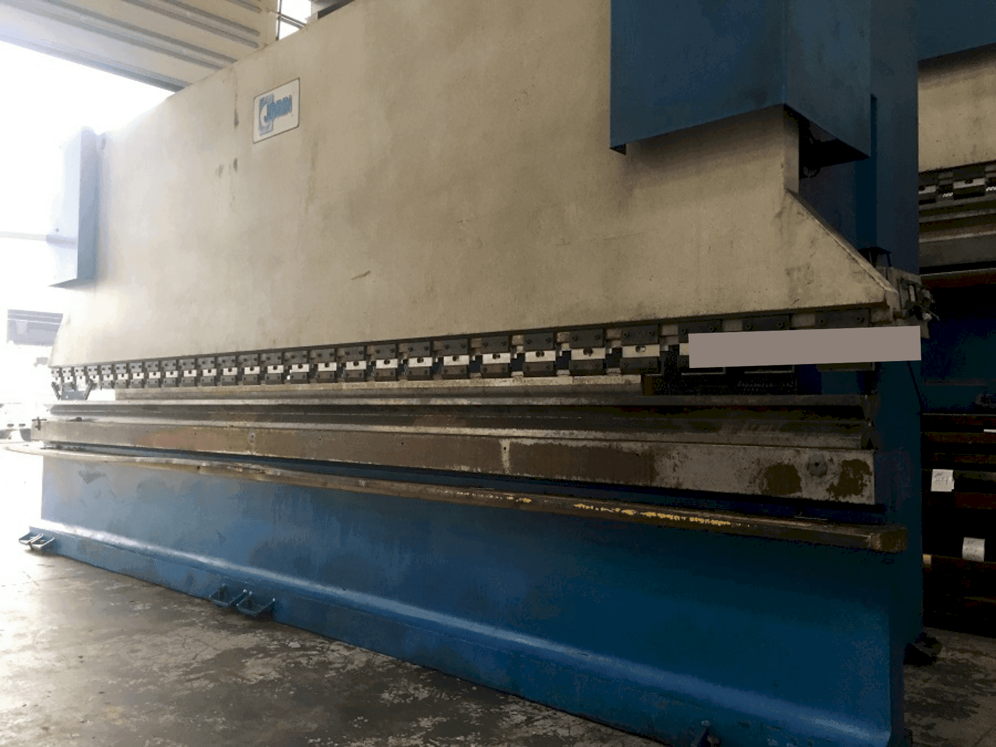 Mašīnas JORDI PH6100 - 180 (2003) kreisās malas skats