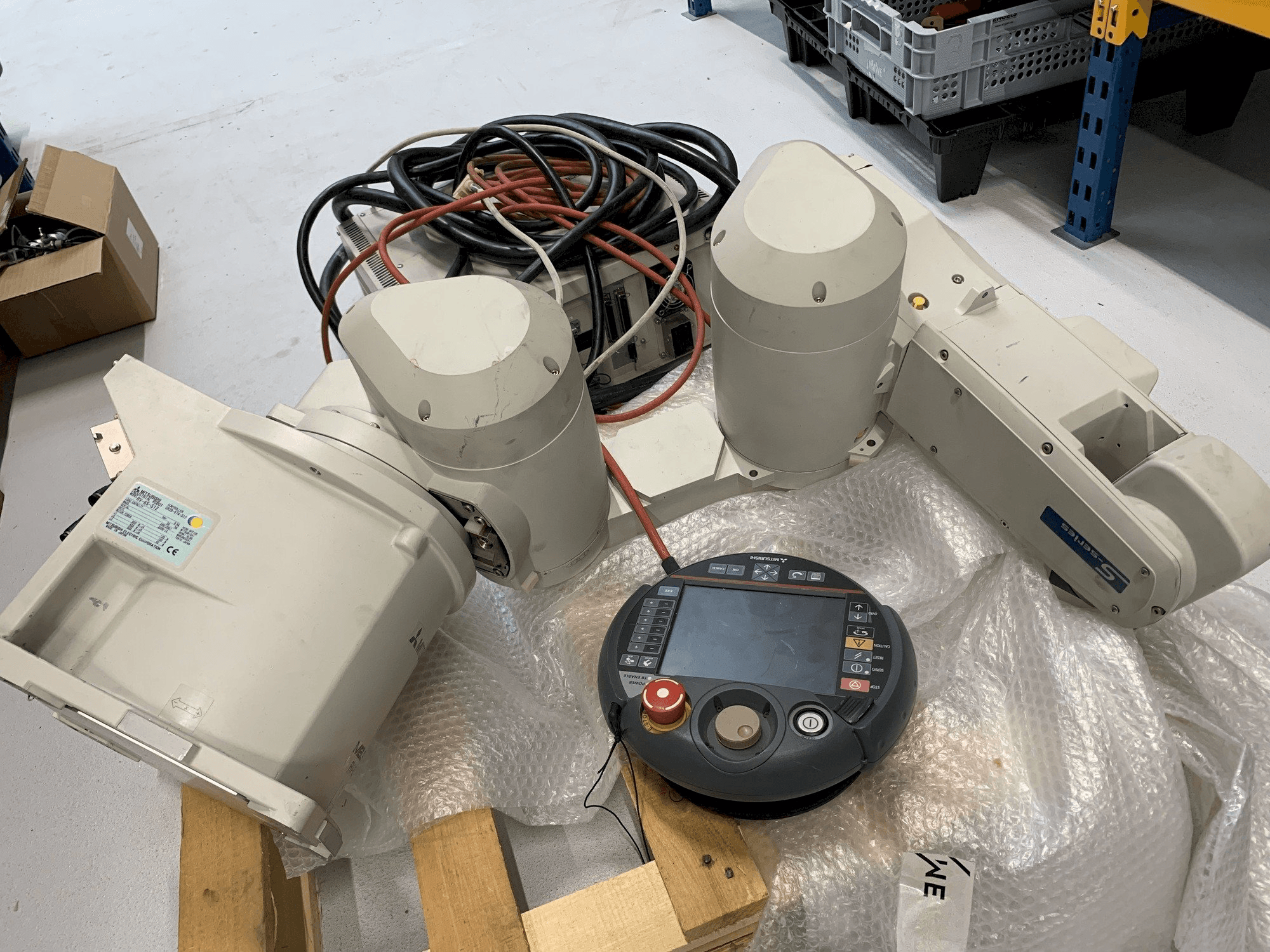 Mašīnas Mitsubishi Melfa RV 6S pretskats