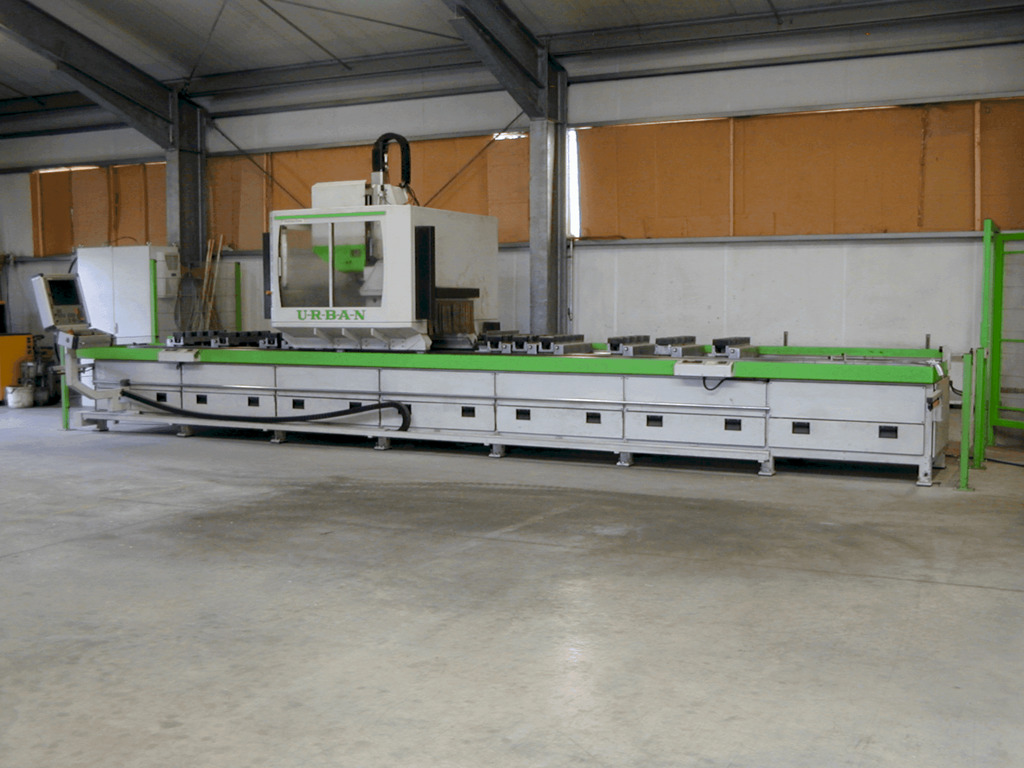 Mašīnas URBAN PF 6500 pretskats