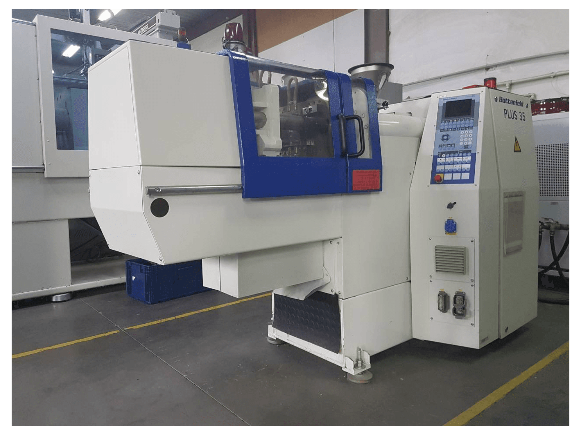 Mašīnas Battenfeld PLUS 35/75 pretskats