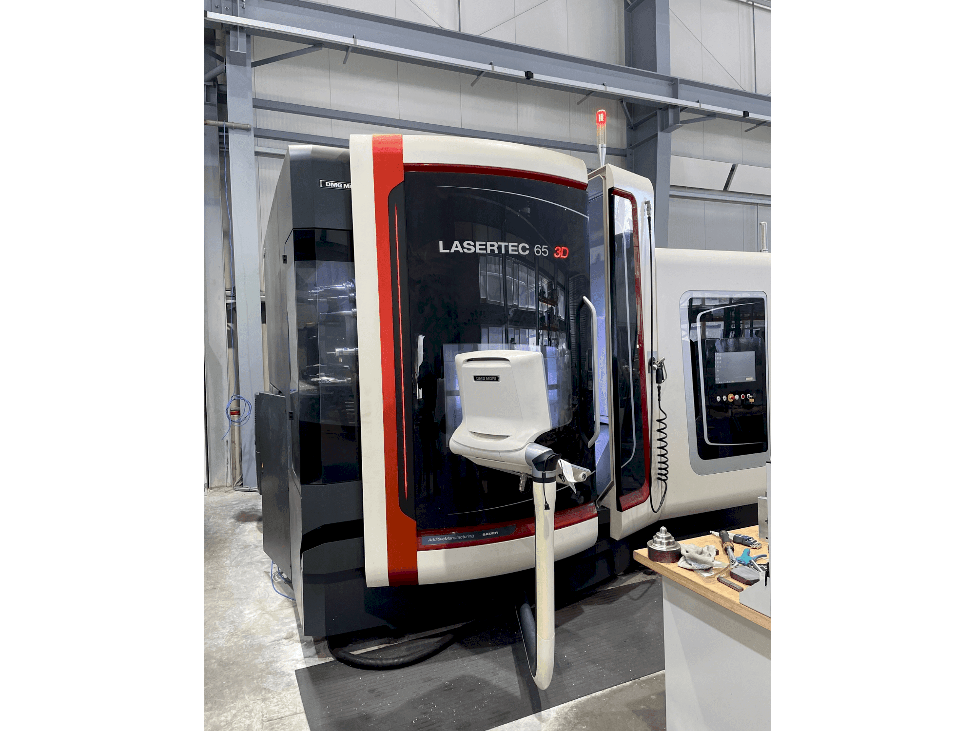 Mašīnas DMG MORI LASERTEC 65 3D Hybrid pretskats
