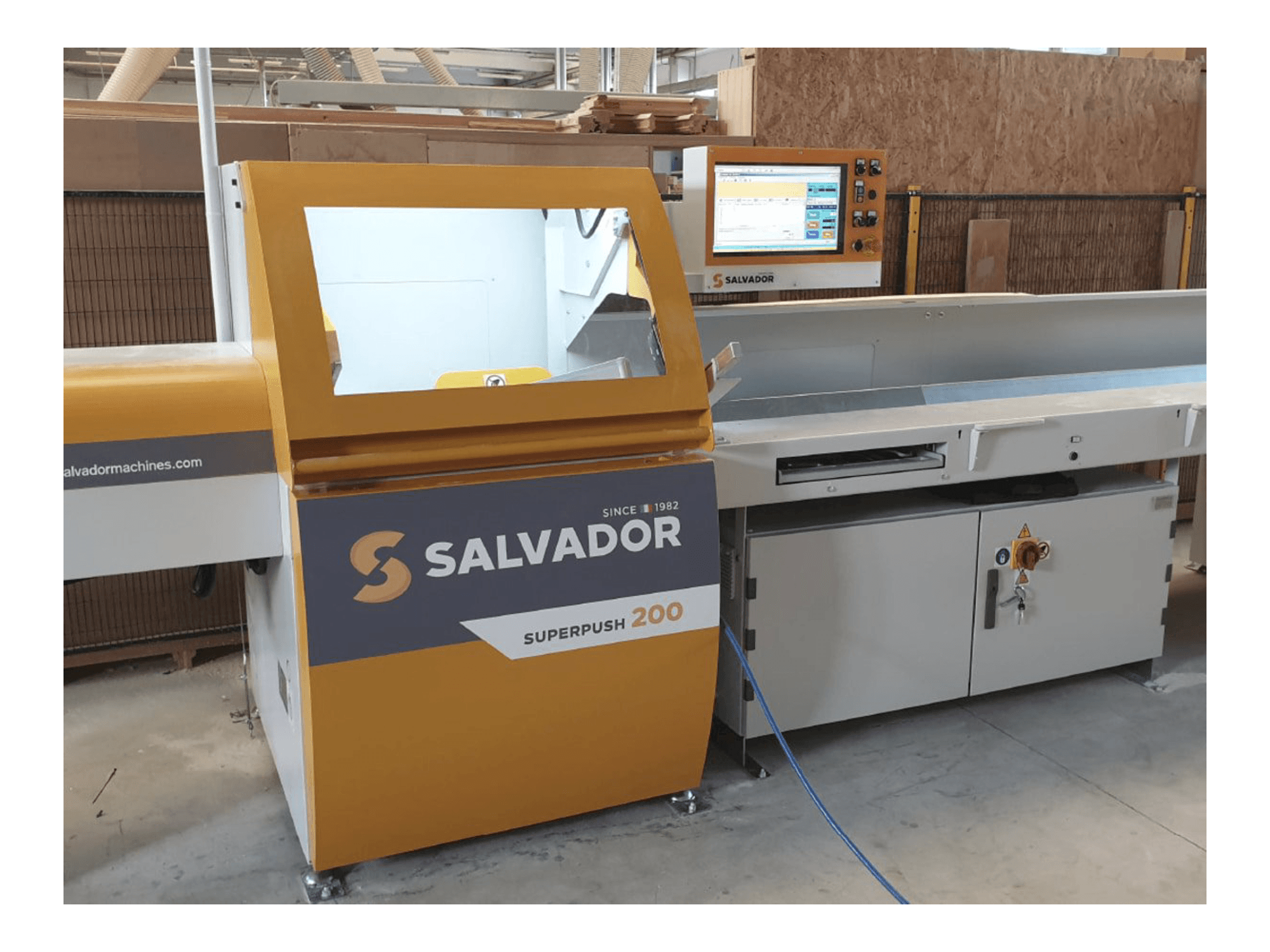 Mašīnas SALVADOR Superpush 200 pretskats